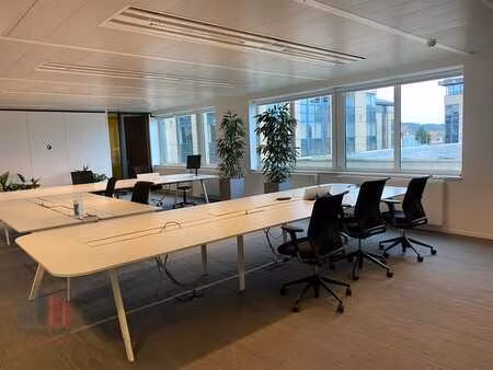 601 m² de bureaux prêts à l'emploi à groot-bijgaarden