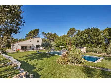 propriété rognes 6 pièces 230 m2 avec piscine  carport  garage et studio indépendant. sur 