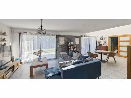 villa de 153m2 environ avec piscine - 5 chambres