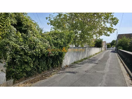 terrain constructible de 400 m² environ