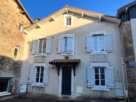vente immeuble 0 pièces à chabanais (16150)  126 800 €