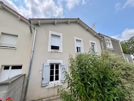 vente immeuble à chabanais (16150)  135 000 €