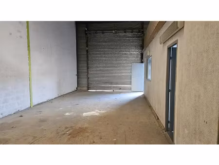 local - 230 m2 - cuers