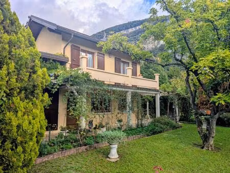 maison 7 pièces à quelques minutes de la douane de veyrier