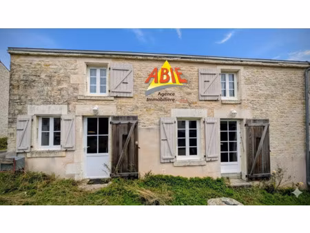 maison en pierre maillé marais poitevin accès rivière