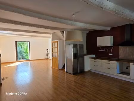 rougiers maison de 141 m² avec jardin et garage
