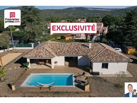 villa contemporai?ne recente d'environ 140 m2 avec piscine  garage et terrain paysager de 