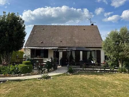 maison 5 pièce(s) 95 m² sur sous-sol et jardin de 1422m²