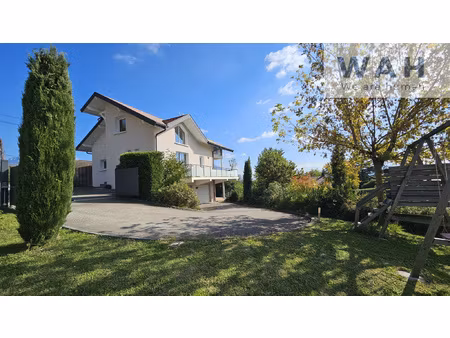 villa contemporaine d'exception avec piscine  vue lac et stu