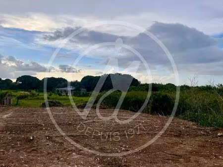 à vendre : terrain constructible à port-louis - 110 127 €