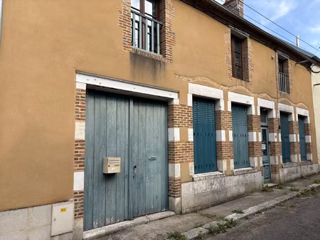 maison avec garage et jardin