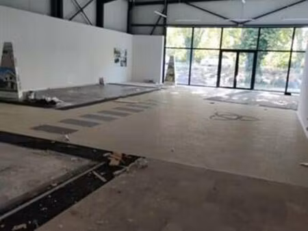 location commerce bessines 350 m²