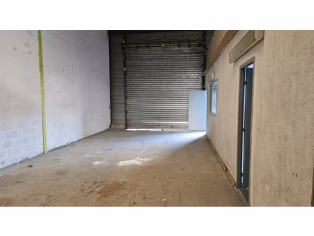 local - 230 m2 - cuers