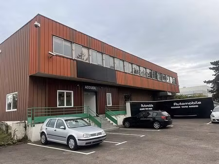 vente local d'activités porcheville 1 700 m²