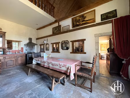 ensemble de deux maisons