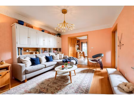 maison 5 pièces 96m² avec garages dépendances et jardin