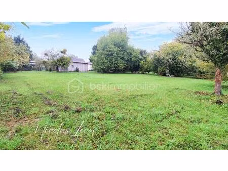 terrain de 2 210 m² à foecy