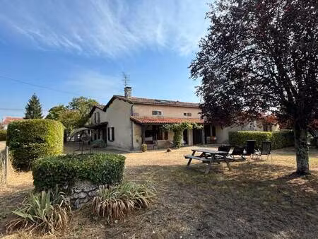 vente maison 6 pièces 150 m² saint-quentin-de-chalais (16210)