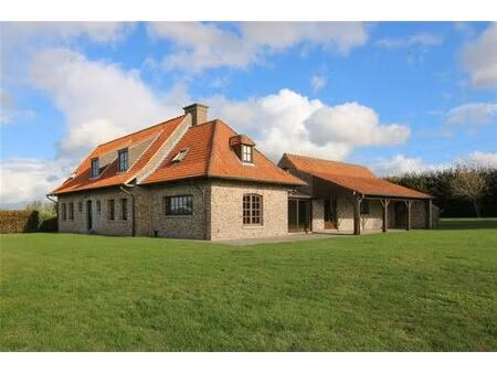 ruimte  charme & natuur: villa met weide in bellegem