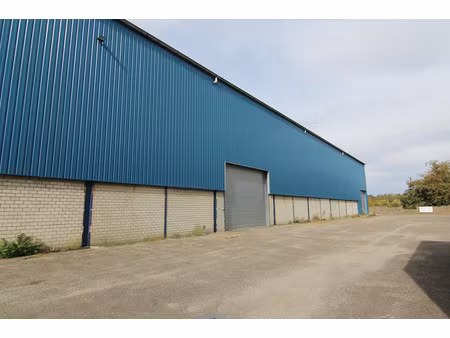 entrepôt de 1600m2