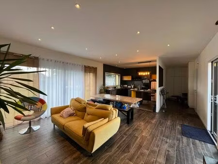 vente maison 4 pièces 111 m² cléden-poher (29270)