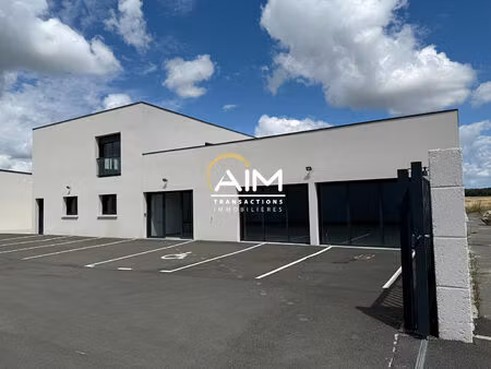 local d'activité neuf à vendre à amboise - 381 m² avec parkings et garage