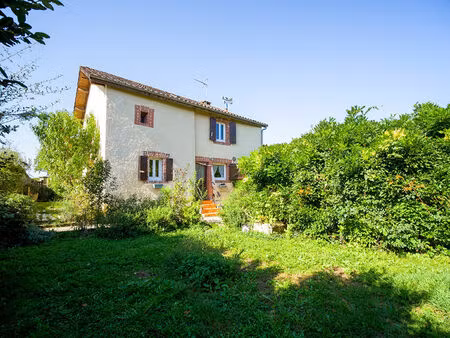 maison ancienne rénovée avec jardin clos geaune