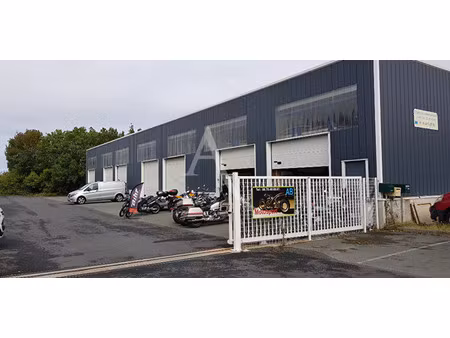 location parking 1 pièces 53m2 rochefort 17300 - 450 € - surface privée