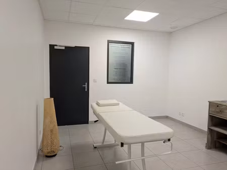 local professionnel à louer bourgoin jallieu 1 pièce(s) 15m2 337€/mois ht/hc