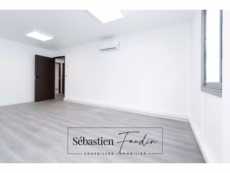 local professionnel à louer gemenos 1 pièce(s) 24m2 400€/mois ht/hc