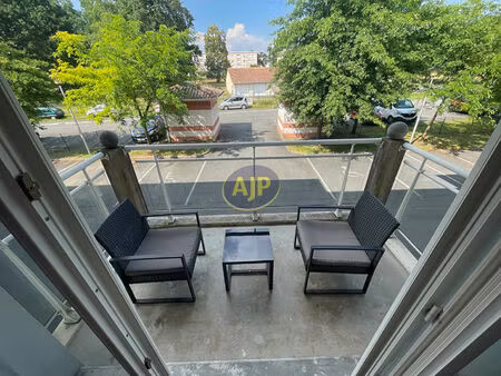 appartement de 54m2 loué et garage libre