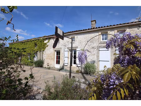 maison 5 chambres avec dépendances et grand terrain à coulonges sur l'autize