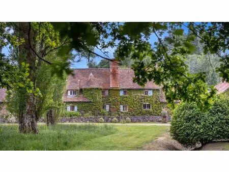 a 20 min de fontainebleau - domaine d'exception - manoir 350 m² son parc et ses dependance