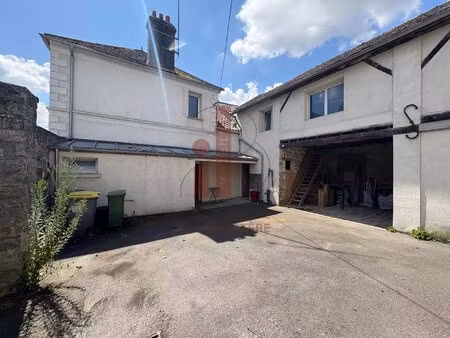 saint-martin-en-biere- propriété composée d'une maison principale et d'une grange aménagea