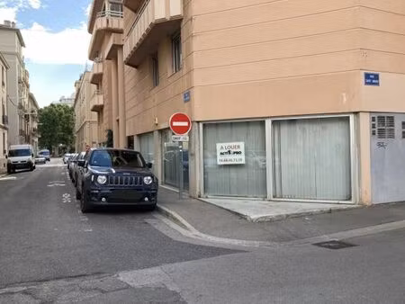 vente bureau 40m2 perpignan 66000 - 60000 € - surface privée