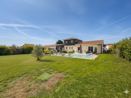 coup de coeur assuré : maison récente (2009) avec piscine et vie de plain-pied !