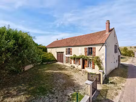 charmante longère de 160 m2 habitables avec dépendances et jardin arboré (à 20 min...