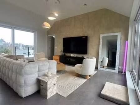 superbe penthouse 4 chambres avec terrasses