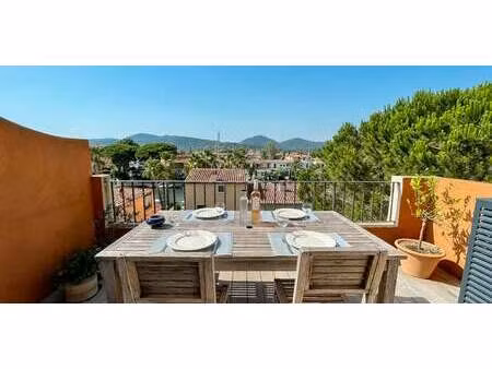 appartement avec terrasse et piscine cogolin (83)