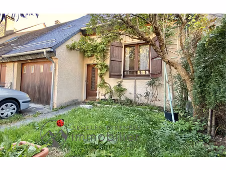 maison chaleureuse avec jardin luz-saint-sauveur  à deux p