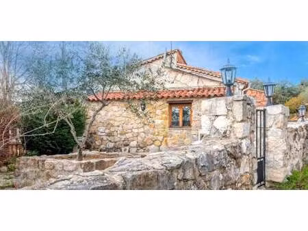 maison avec piscine et terrasse mons (83)