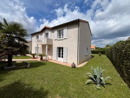 vente maison 6 pièces 167 m² à buxerolles (86180)  329 000 €