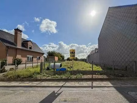 te koop  rustig gelegen perceel voor halfopen bebouwing i...