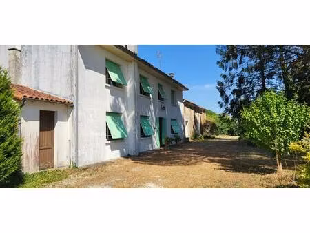 maison calme de 5 chambres avec grand terrain  dépendance & garage — saint-andré-de-lidon.