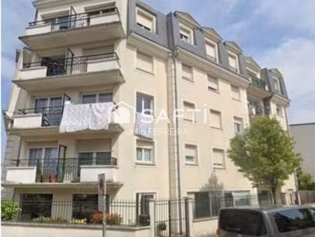 murs local commercial avec 1 box et 3 places de parking