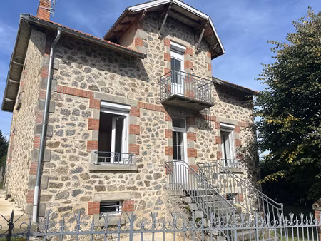 maison rénovée avec grand terrain