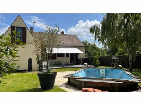 maison spacieuse avec piscine à boran-sur-oise