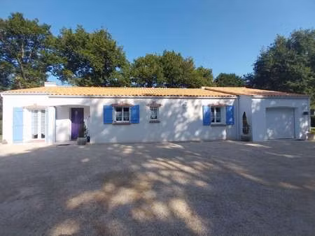 vente maison à châteauneuf (85710) : à vendre / 117m² châteauneuf
