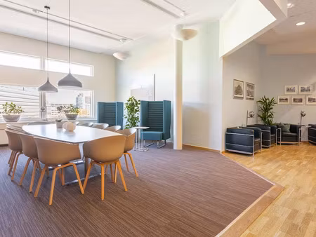 location meublée locaux professionnels 5 m² à eguilles (13510)  119 €