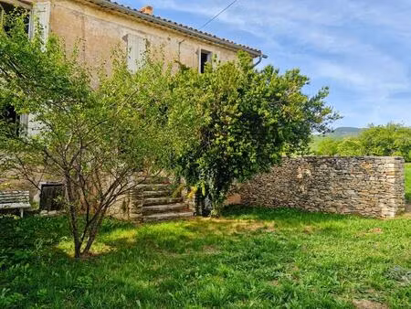 maison en pierres à rénover  terrain de 3000 m² et dépendances